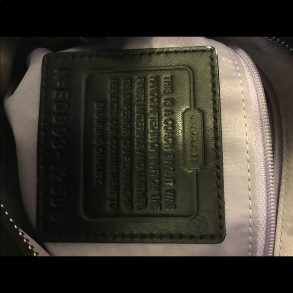 Pre-Owned Coach Signature Crossbody shoulder bag - Picture 5 of 8